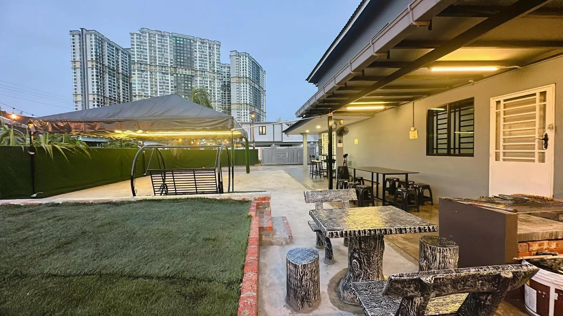 A01 Fancy Light Garden Homestay Johor Bahru